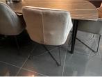 Fluwelen eetkamerstoelen, Ophalen