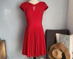 Karen Millen rode dames geplooide jurk 38-M modern design, Kleding | Dames, Jurken, Maat 38/40 (M), Nieuw, Ophalen of Verzenden