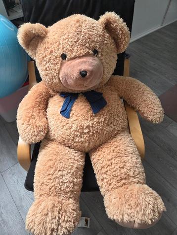 Grote teddybeer 125cm beschikbaar voor biedingen