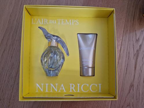 Coffret Nina Ricci - L'air du Temps - Edt et lotion - Neuf, Collections, Parfums, Neuf, Bouteille de parfum, Enlèvement ou Envoi