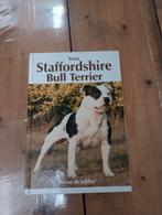 Staffordshire Bull Terrier Sbt Engelse Stafford Staffys, Boeken, Dieren en Huisdieren, Ophalen of Verzenden, Zo goed als nieuw
