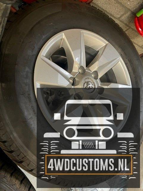 Set Toyota Landcruiser velgen 17""  met Michelin Latitude 26, Auto-onderdelen, Banden en Velgen, Banden en Velgen, All Season
