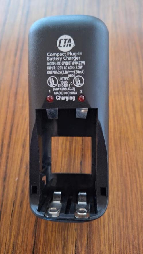 Lader batterijen met input 120 V voor 4xAA batterij, Audio, Tv en Foto, Accu's en Batterijen, Zo goed als nieuw, Ophalen of Verzenden