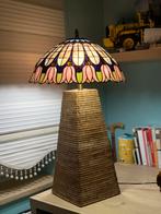 Tiffanylamp met rotan staander, Antiek en Kunst, Ophalen