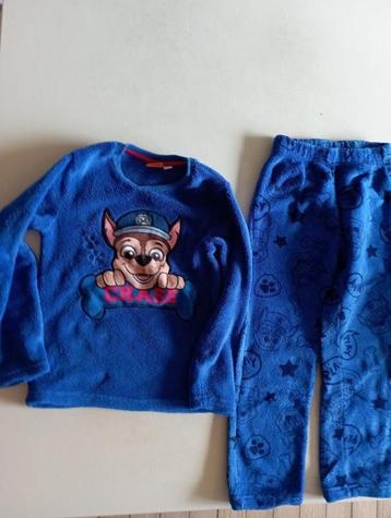 3 pyjama"s maat 122/128 beschikbaar voor biedingen