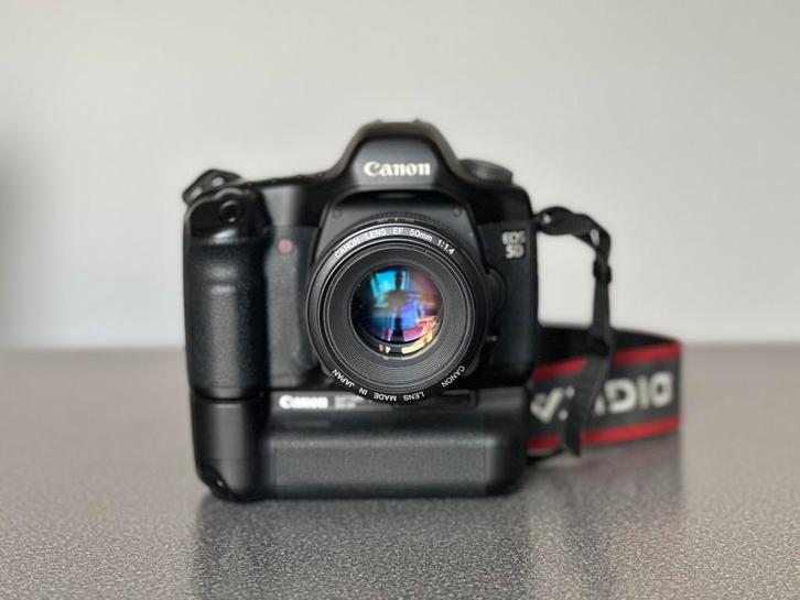 Canon 5D met grip + EF50 f1.4, Audio, Tv en Foto, Fotocamera's Digitaal, Gebruikt, Spiegelreflex, Canon, Geen optische zoom, Ophalen
