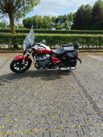 Mooie Royal Enfield, Chopper, 2 cylindres, 650 cm³