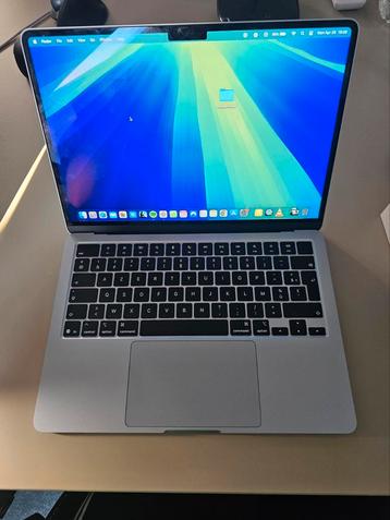 Macbook Air M4 13 inch 24 GB/512 GB hemelsblauw beschikbaar voor biedingen