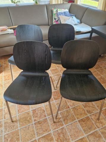 4 chaises de cuisine 