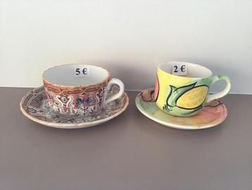 diverse verschillende koffieserviezen van enkele stuks beschikbaar voor biedingen