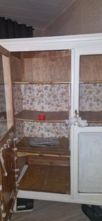 Garderobe jaar 1965, Antiek en Kunst