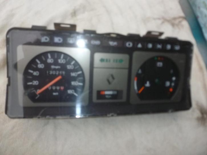 RENAULT 9: snelheidsmeter in goede staat + meters: Veglia, Auto-onderdelen, Dashboard en Schakelaars, Renault, Gebruikt, Ophalen of Verzenden