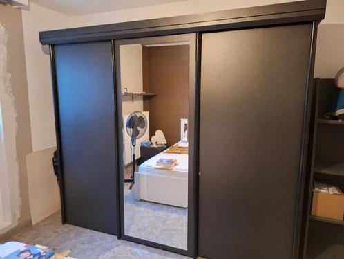 Kleerkast, 3 schuifdeuren, zwart (GRATIS), Huis en Inrichting, Kasten | Kleerkasten, Gebruikt, Met deur(en), Met plank(en), Met hangruimte