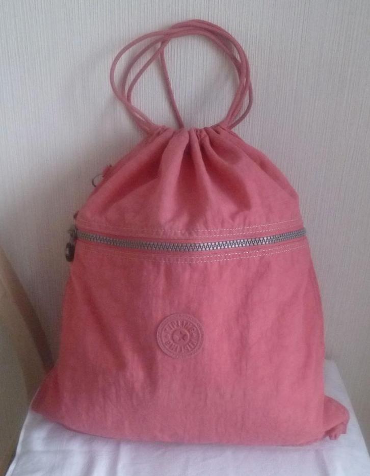 Kipling rugzak (gymbad) roze + aap In zeer goede staat ·, Handtassen en Accessoires, Tassen | Rugtassen, Gebruikt, Kipling, 25 tot 40 cm