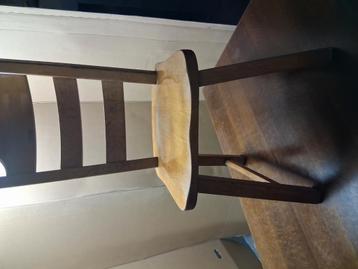 6 licht eiken houten stoelen beschikbaar voor biedingen