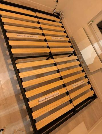Lit avec matelas 140x200cm, Enlèvement, Comme neuf, 200 cm