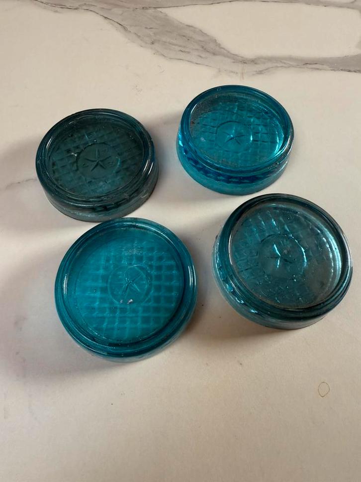 4 retro blauwe glazen voetjes kachel radiator, Doe-het-zelf en Bouw, Verwarming en Radiatoren, Zo goed als nieuw, Kachel, Ophalen