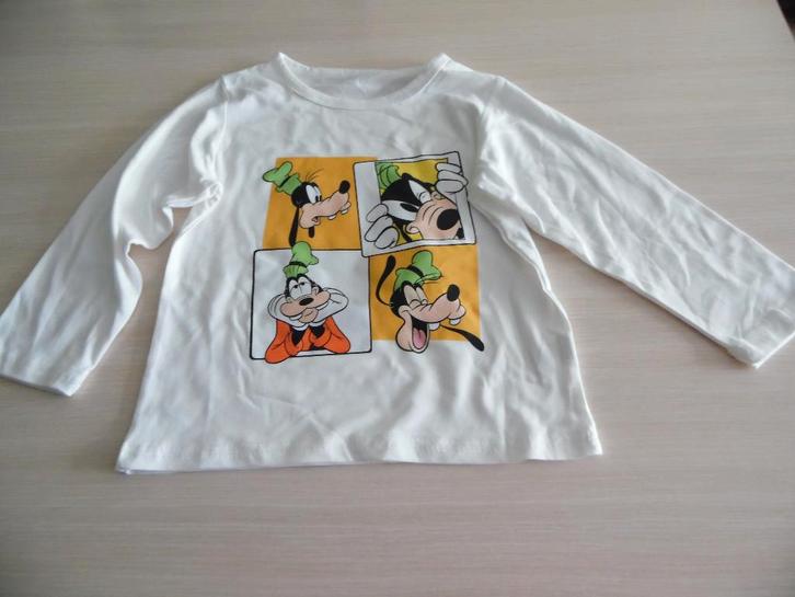 NIEUW T-SHIRT MET LANGE MOUWEN VAN DISNEY DINGO, Kinderen en Baby's, Kinderkleding | Maat 104, Nieuw, Jongen, Shirt of Longsleeve