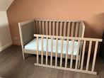 Baybybedje IKEA SUNDVIK + toebehoren, Kinderen en Baby's, Ophalen, Zo goed als nieuw, Ledikant