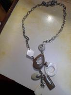 Dames halsketting met verschillende soorten kralen, Handtassen en Accessoires, Kettingen, Kunststof, Gebruikt, Wit, Met strass