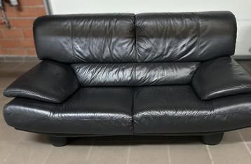 Zwart lederen zitbank tweezit, moderne stijl beschikbaar voor biedingen