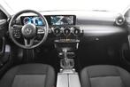 Mercedes A180 *1ste Eigenaar*AMG*Night*Navigatie*, Stof, Bedrijf, 6 deurs, 675 kg
