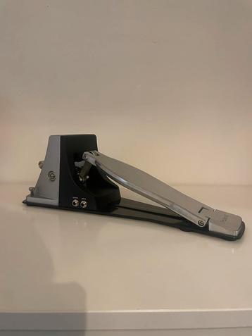 Roland KT-10 pedal beschikbaar voor biedingen