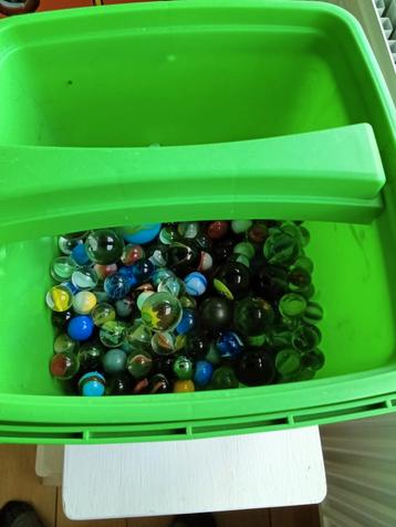 Heel veel knikkers (S9/1) beschikbaar voor biedingen