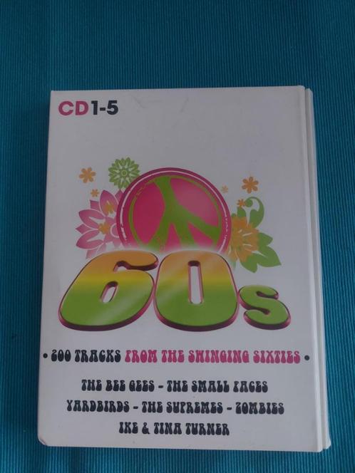 Box 5 CD - 200 Tracks from the Shinging Sixties, CD & DVD, CD | Compilations, Comme neuf, Pop, Coffret, Enlèvement ou Envoi