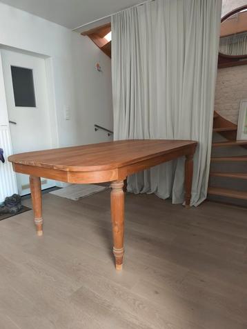 Teak tafel  beschikbaar voor biedingen