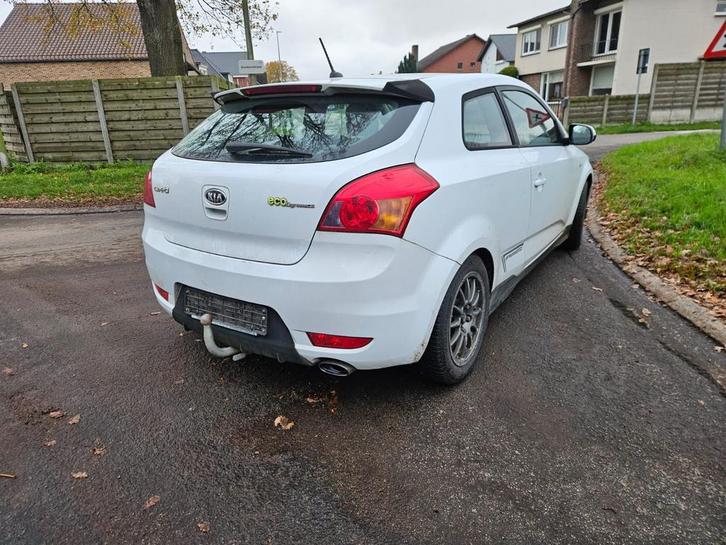 Kia Pro ceed 1.6Crdi Bj.2012 Schade Expory, Autos, Kia, Particulier, (Pro) Cee d, Diesel, Euro 5, Coupé, 3 portes, Boîte manuelle