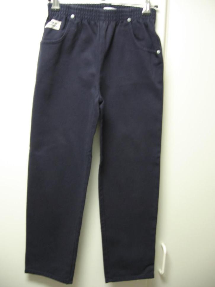 Donkerblauw winterbroek met elastiek voor boys, 128, Kinderen en Baby's, Kinderkleding | Maat 128, Zo goed als nieuw, Ophalen of Verzenden