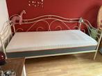 1-persoonsbed met nieuwe matras, Huis en Inrichting, Slaapkamer | Bedden, Ophalen, Nieuw, Wit, Metaal