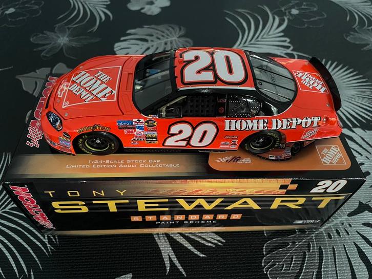 NASCAR 1/24 Chevrolet Tony Stewart 2006 The Home Depot, Hobby en Vrije tijd, Modelauto's | 1:24, Zo goed als nieuw, Auto, Overige merken