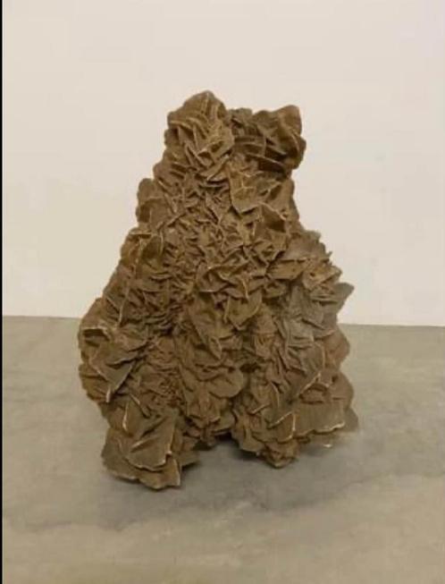 Woestijnroos xxl van ruim 44 kilo museum stuk, Verzamelen, Mineralen en Fossielen, Ophalen