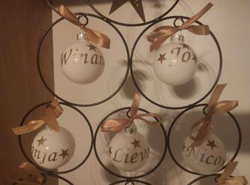 Kerstballen  beschikbaar voor biedingen