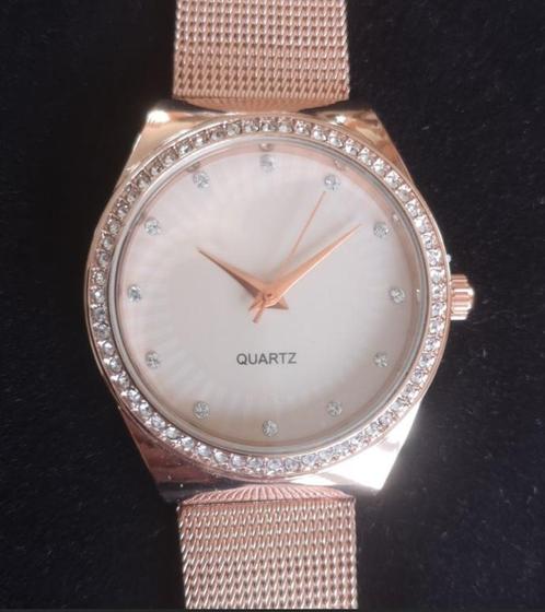 Nieuwe QUARTZ Horloge met Swarovski steentjes, Bijoux, Sacs & Beauté, Montres | Femmes, Neuf, Enlèvement ou Envoi