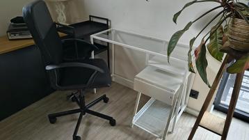 Bureau artikelen ikea beschikbaar voor biedingen