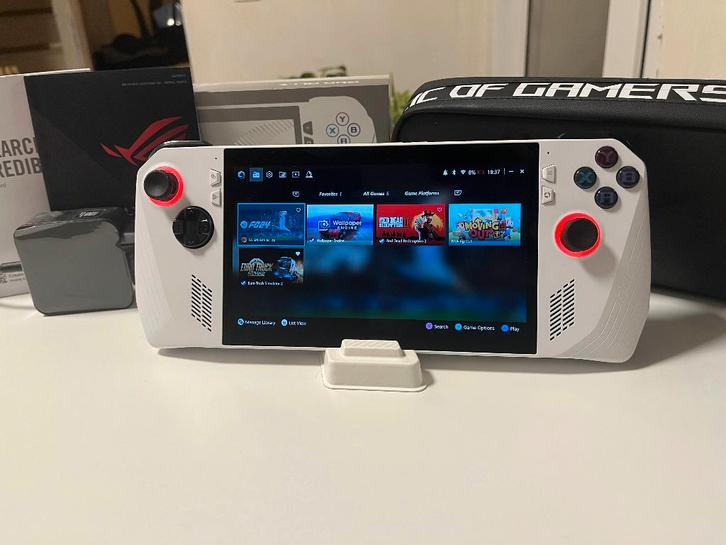 Asus ROG Ally Z1, Games en Spelcomputers, Spelcomputers | Overige, Zo goed als nieuw, Ophalen