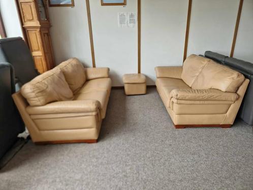 BEIGE BUFFELLEDEREN SALON 3 EN 2 ZIT, Huis en Inrichting, Zetels | Voetbanken en poefs, Gebruikt, Leer, Ophalen