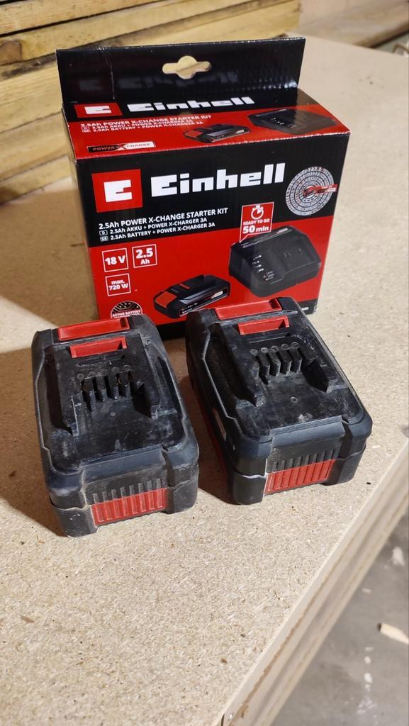 Einhell 2x 4ah + 2.5ah met lader en accu., Doe-het-zelf en Bouw, Gereedschap | Machine-onderdelen en Toebehoren, Zo goed als nieuw