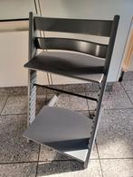 Stokke tripp trapp stormey grey met extenders, Kinderen en Baby's, Kinderstoelen, Ophalen, Zo goed als nieuw