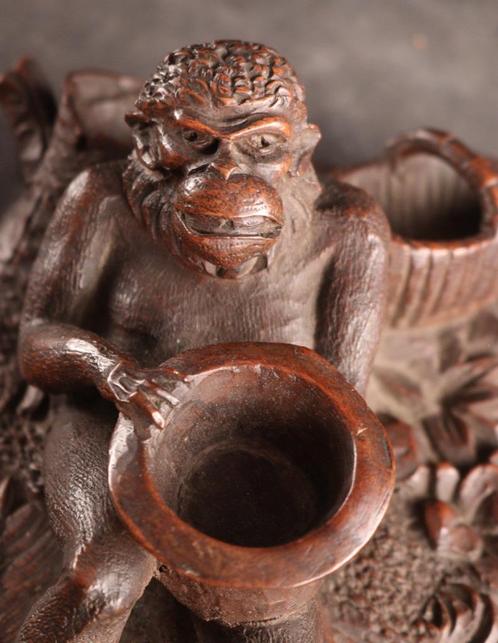 Antiek houten sculptuur met aap, Antiek en Kunst, Kunst | Beelden en Houtsnijwerken, Ophalen of Verzenden
