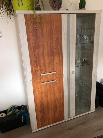 Raam + dressoir/semi-complete eetkamer. beschikbaar voor biedingen