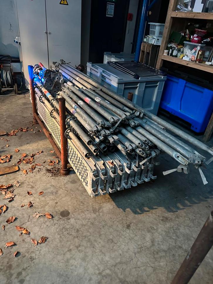 Stelling Altrad, Doe-het-zelf en Bouw, Steigers, Gebruikt, Gevelsteiger, Ophalen of Verzenden