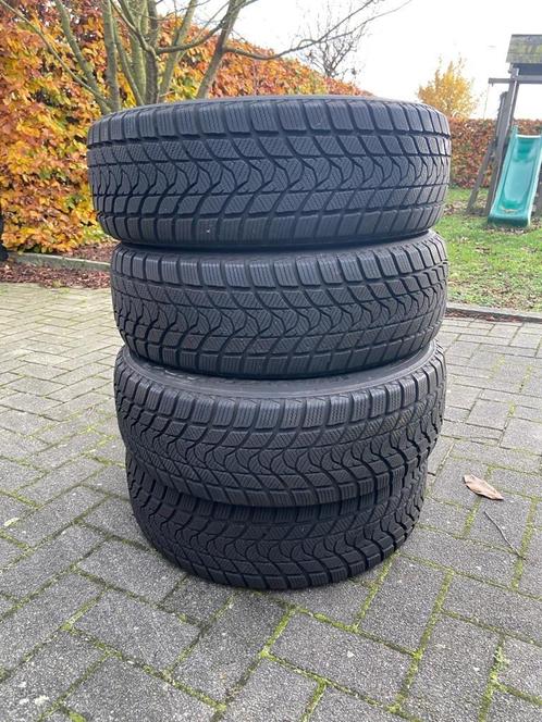 Winterbanden zo goed als nieuw, Auto-onderdelen, Banden en Velgen, Band(en), Winterbanden, 16 inch, 215 mm, Personenwagen, Gebruikt