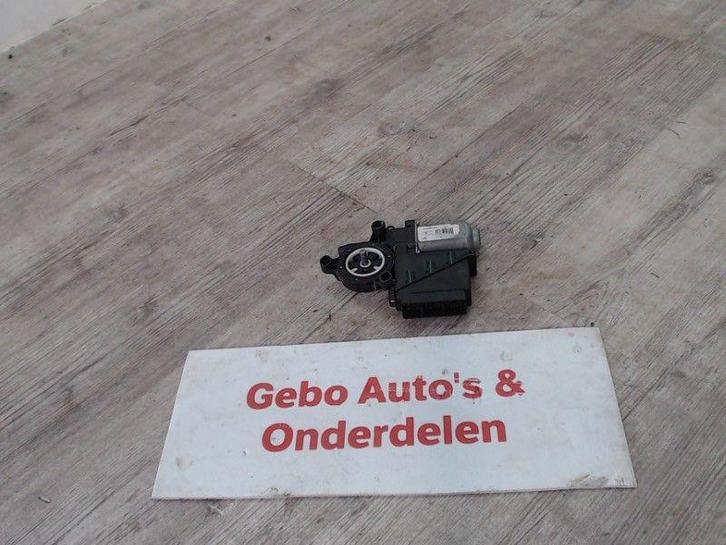 MOTEUR LEVE VITRE ELECTRIQUE GAUCHE Polo IV (9N1 / 2/3), Autos : Pièces & Accessoires, Carrosserie & Tôlerie, Volkswagen, Gauche