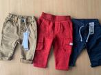 Pantalons garçon 6m(68) IKKS rouge et beige, Tape oeil bleu, Ikks, Garçon, Enlèvement ou Envoi, Pantalon