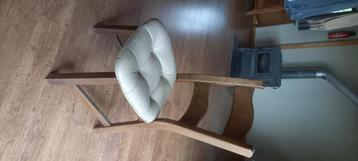 6 stoelen beschikbaar voor biedingen
