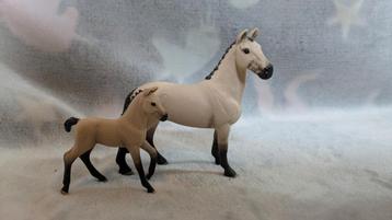 Schleich paardjes  beschikbaar voor biedingen